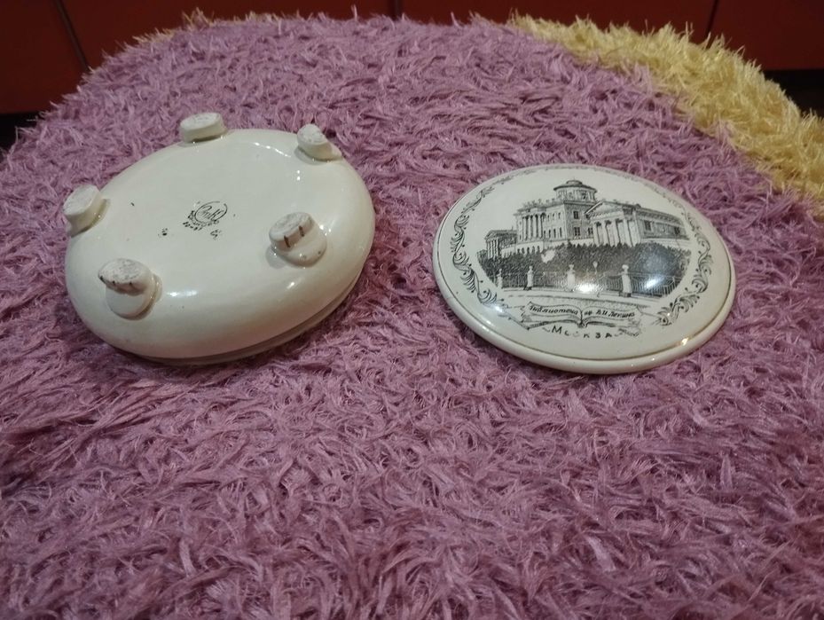 Шкатулка старинная фарфоровая