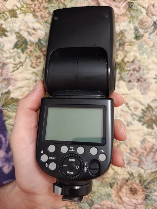 Godox v860III pentru camere Nikon z