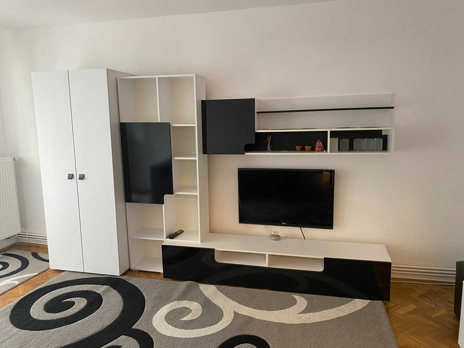 Închiriez apartament spațios cu 3 camere în Zona Soarelui, Timișoara