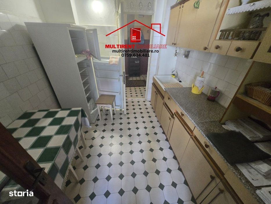 De vanzare apartament 2 camere etaj 1 decomandat