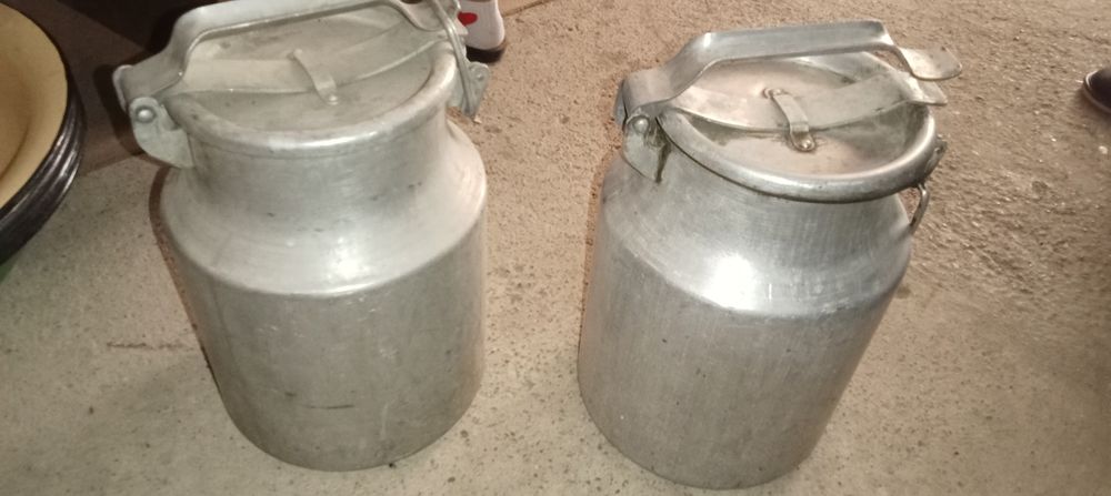 Продаются 10л.бидоны