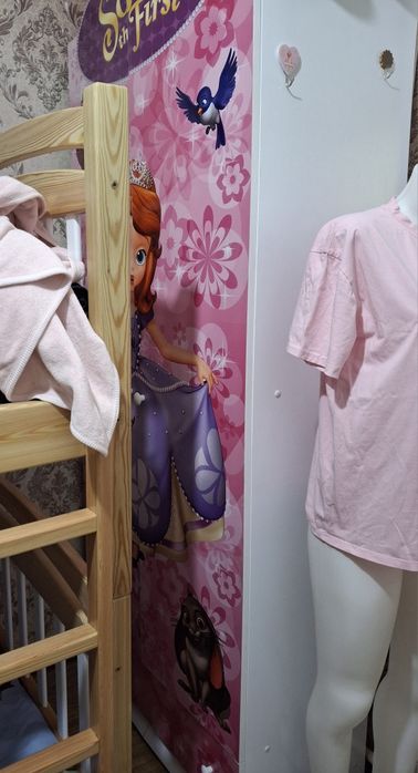 Detski kravat shkaf bilan joy yoqli uchun sotilvotti