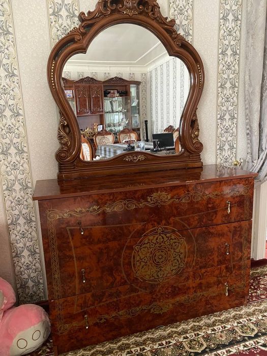 Срочно Продаётся трюмо в хорошем состоянии. Зудлик биланТрюмо сотилади