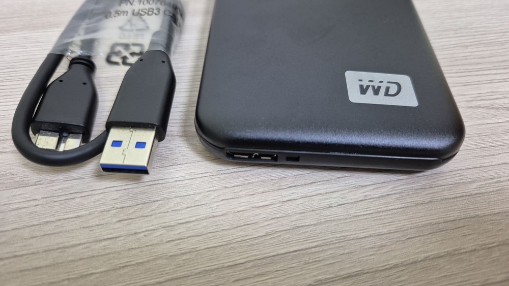 Жесткий диск внешний 2 Тб, USB 3.0