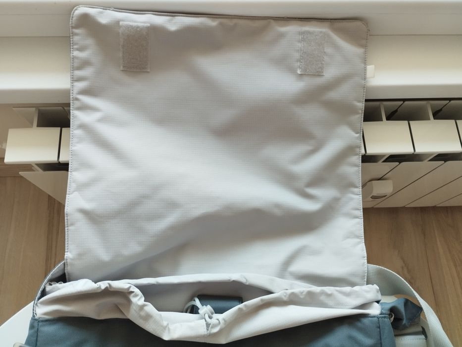 Продавам чанта за лаптоп AHA - 17''