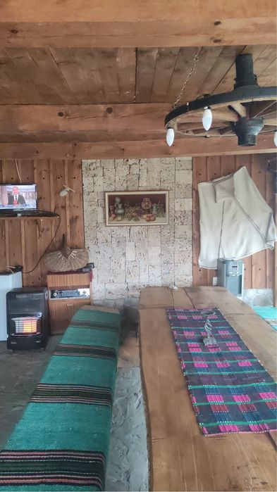 Продавам къща за гости