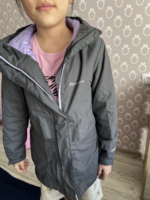 Куртка для девочки 8-9 лет рост 134