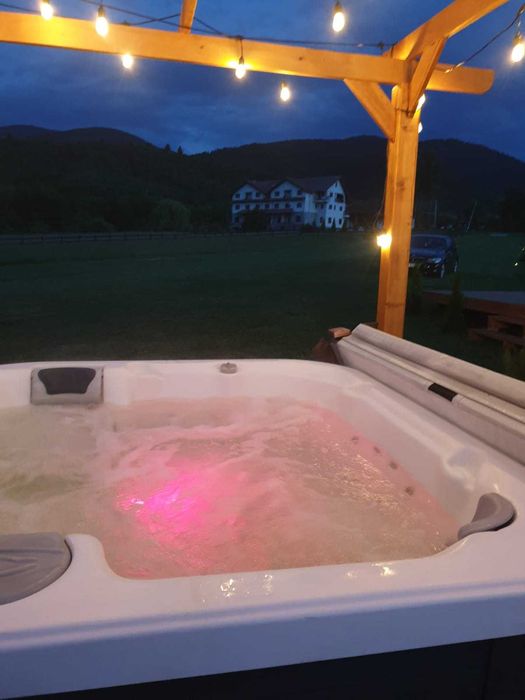 Jacuzzi exterior
