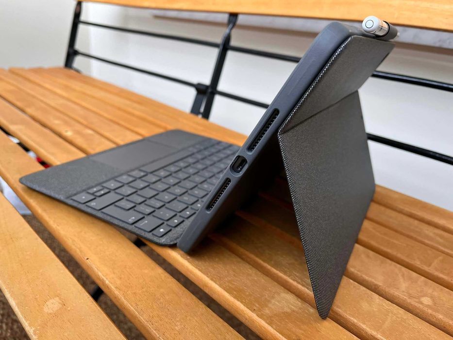 iPad 9 A2604, 64 GB, Logitech Combo Touch, Apple Pencil, Targus Case