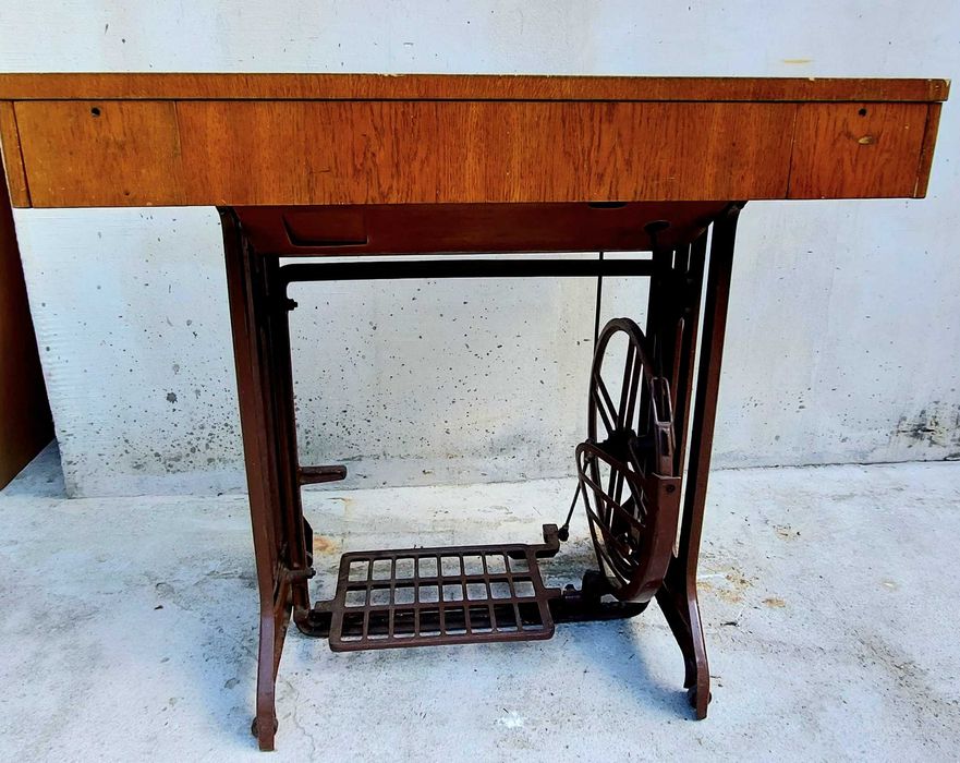 Крачна шевна машина Minerva