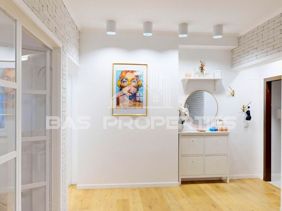 Продава се Многостаен апартамент в София, Център - 111 кв.м за 2642 €/кв.м - Снимка #6