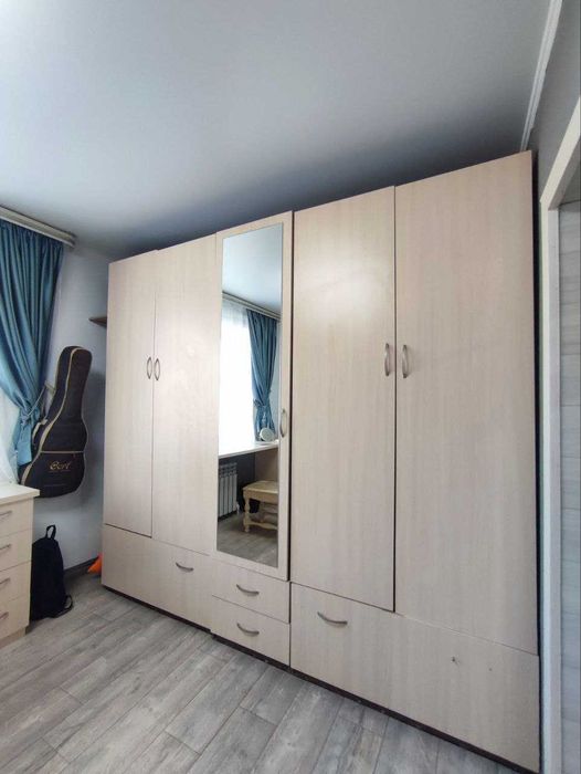 Продам трехкомнатную с отличным ремонтом