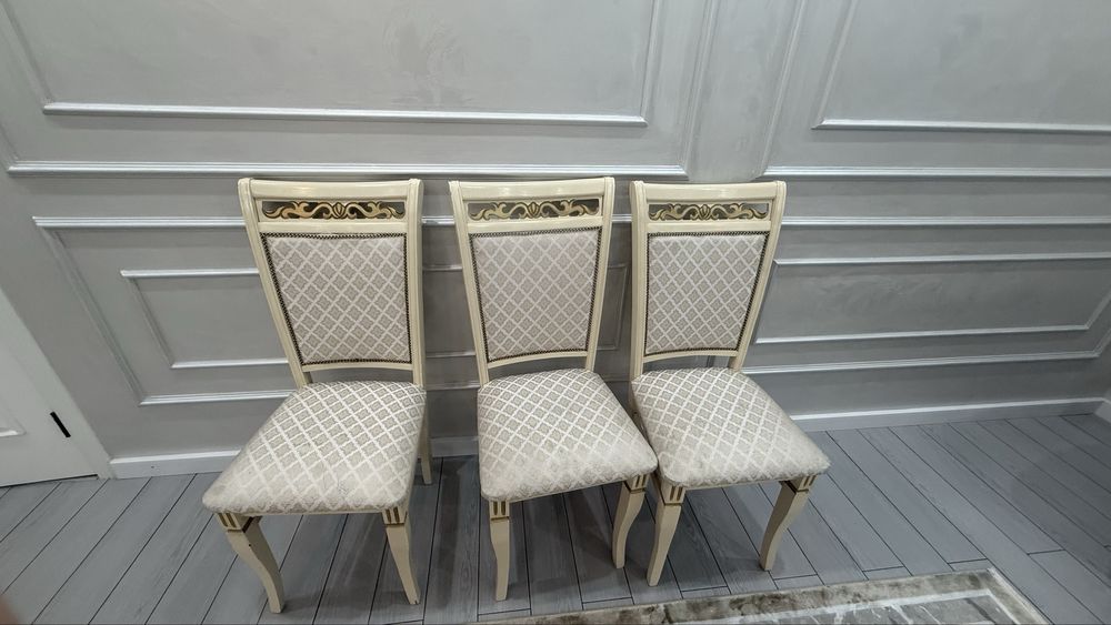 Мебель стол тсулья