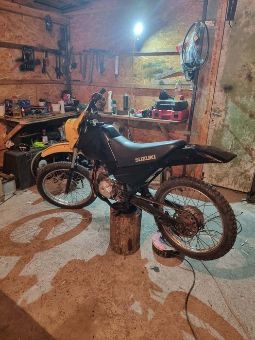 Cros 107cc problema la chiloasa nu are filet bujiea in rest tot fucteonal schimb cu un atv 125cc