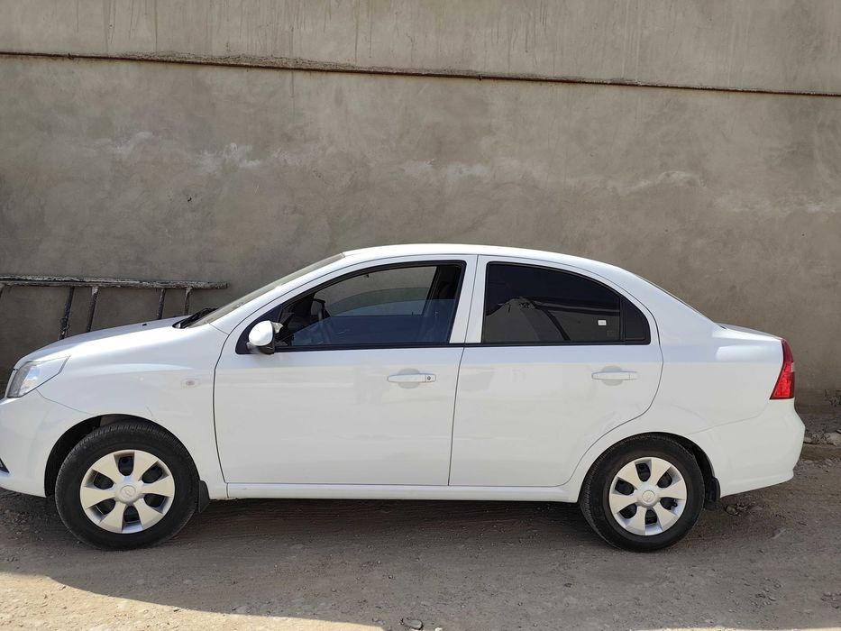 Продается nexia 3