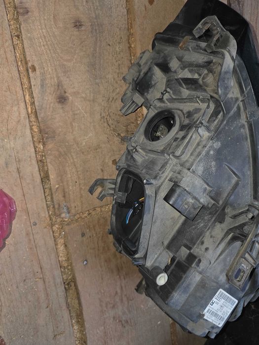 Far cu leduri dreapta fata audi a4 b8
