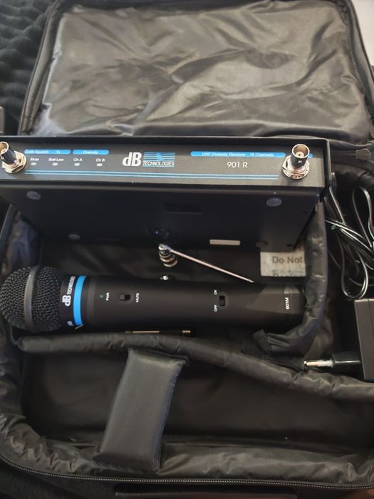Mixer și microfon wireless DB