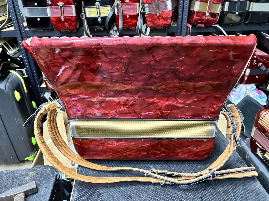 Acordeon Melojdia/Hohner cu 60 de basi