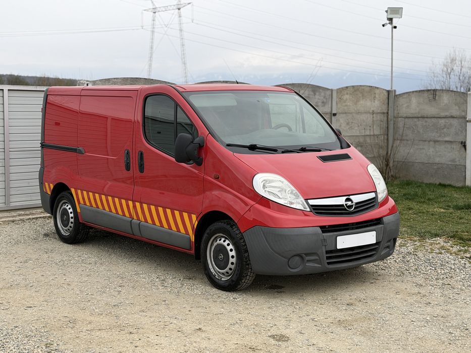 Opel Vivaro 2013/07 - 2.0 CDTI - 6+1 Trepte - A/C - 3 L  + Marfa -
