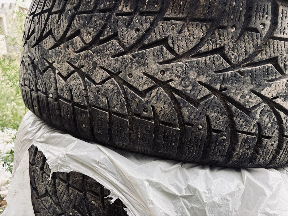 Зимние шины 235/55R20