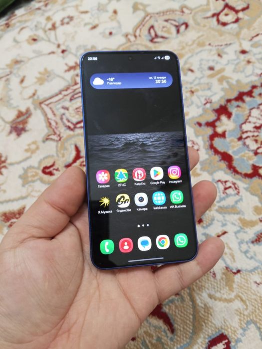 Самсунг С25. Флагман. На 128гб