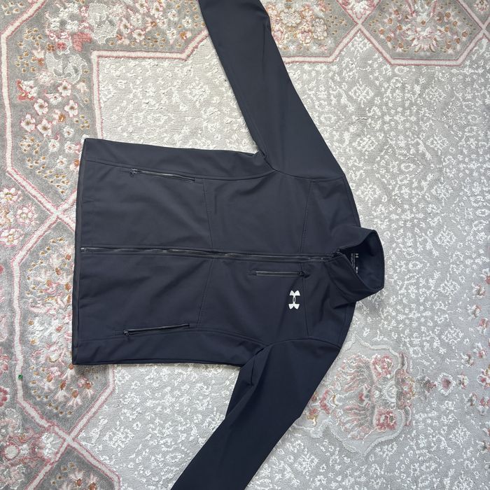 Under Armour оригинал, размер M, отличное состояние