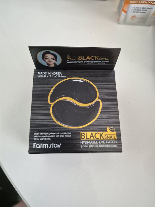 Plasturi pentru ochi Farm Stay Black Snail Hydrogel Eye Patch (Nou)