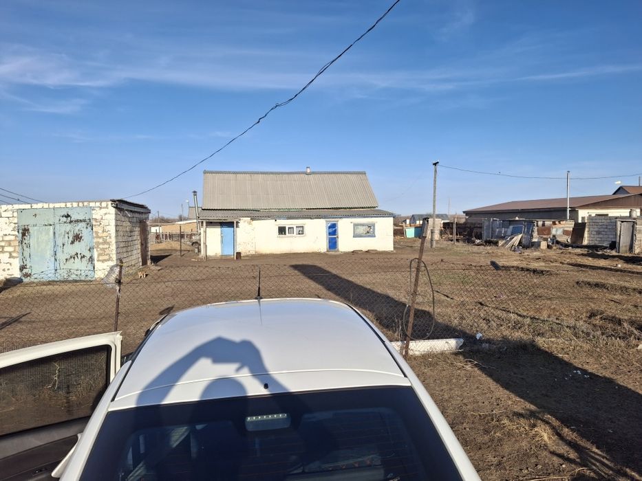 Уй сатылады газ свет су бари бар