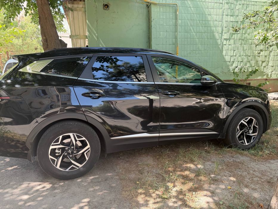 Kia sportage sotiladi