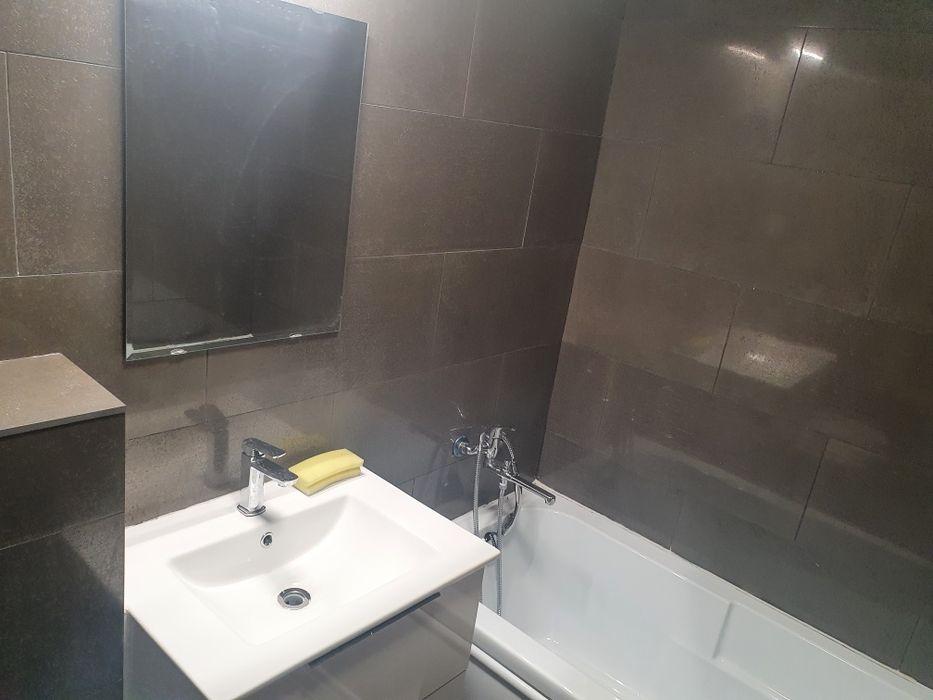 Inchiriez Apartament 2 camere complet mobilat si utilat Andrei Muresanu sud.