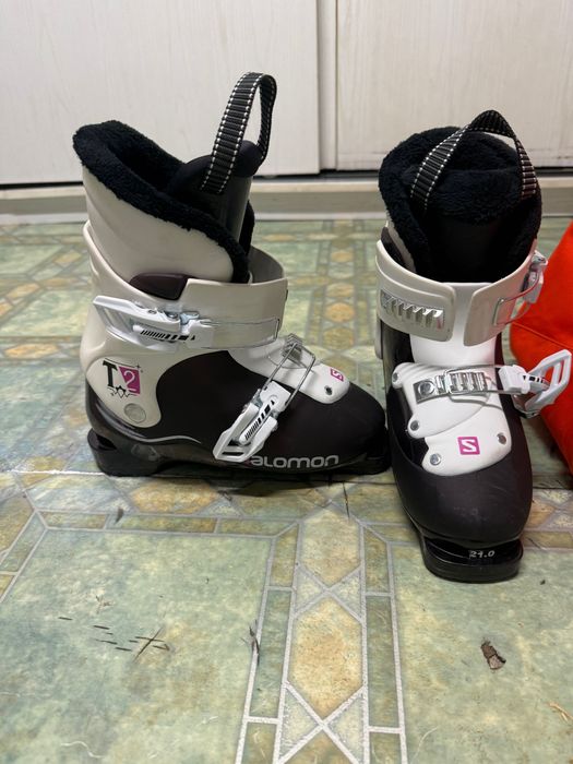 Продам детские лыжные ботинки Salomon