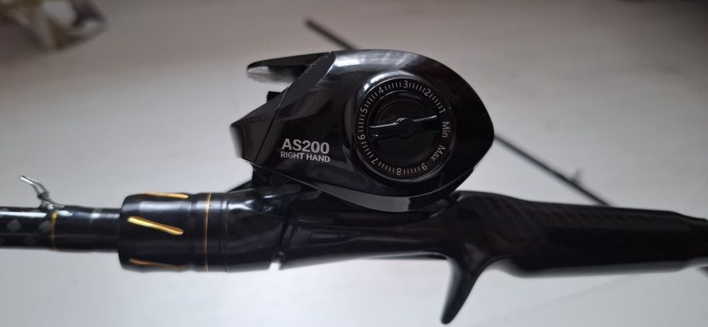 Кастинговый Спининг новый