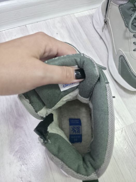 Кроссовки зимние