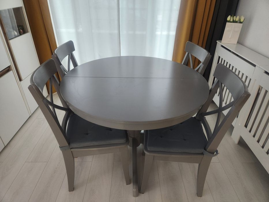 Masa cu scaune - masa extensibila su scaune cu perne