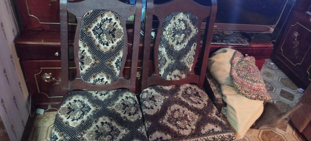 стулья и кресло-кровать стойкие Яндекс отправка и BTS почта есть