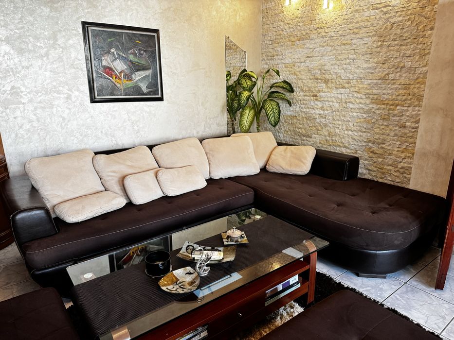 Ъглов диван с лежанка и табуретка