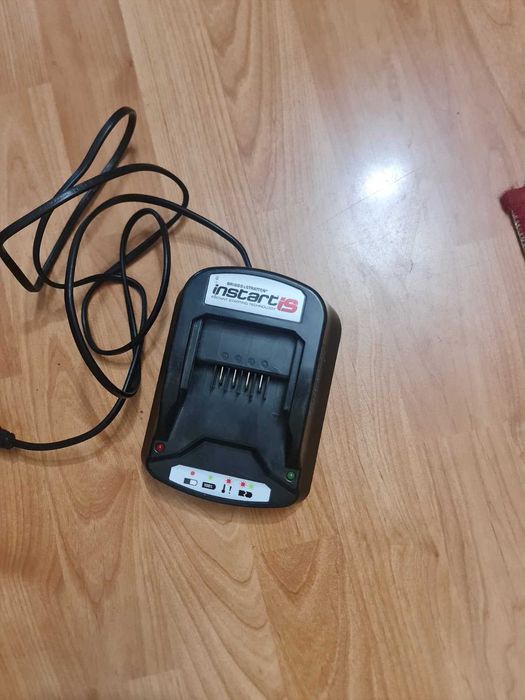 u încărcător rapid briggs stratton instart 12v
