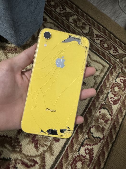 Iphone xr 64gb..