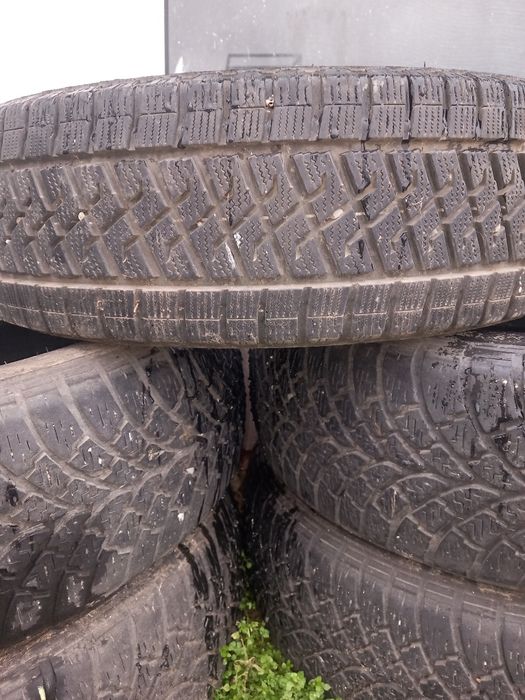 Гуми за бус 5 броя в добросъстояние