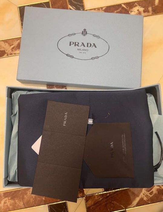 Кроссовки  новые PRADA