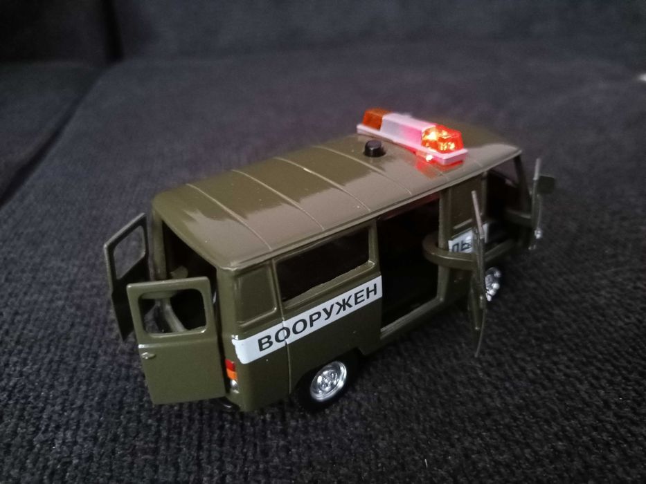 УАЗ 452 (39625) Буханка , Технопарк , нов в кутия , мащаб 1:43