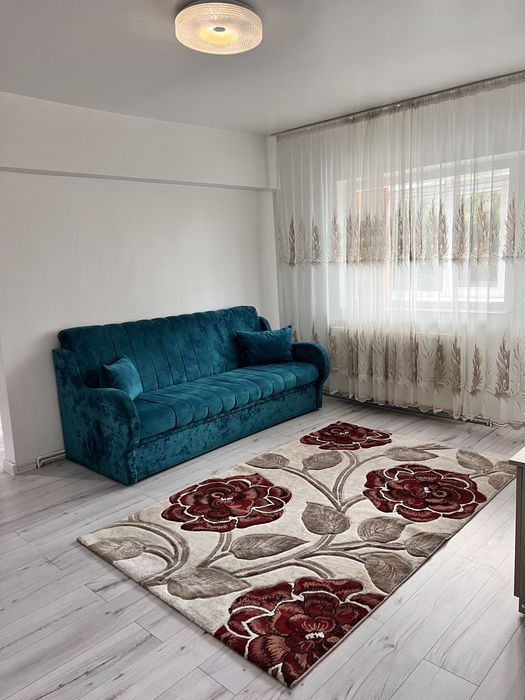Apartament cu 3 camere de inchiriat