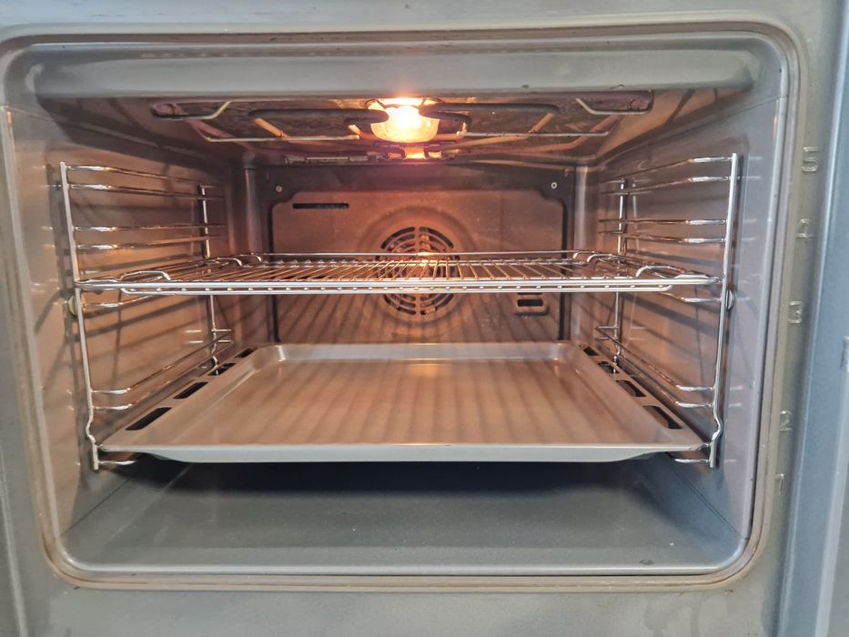 Фурна за вграждане SIEMENS