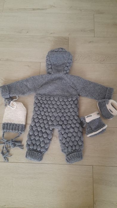 Продам детский комбинезон