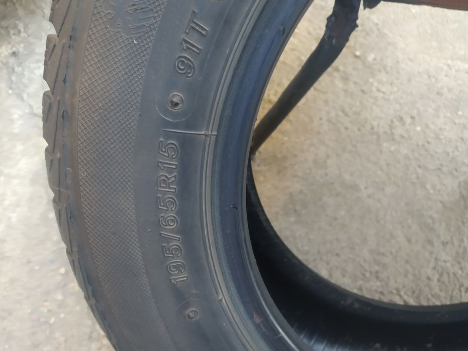 Продавам зимни гуми Lassa 195/65/15  2 бр