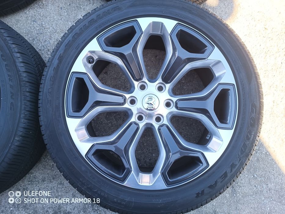 Dodge RAM 285/45/22 цола