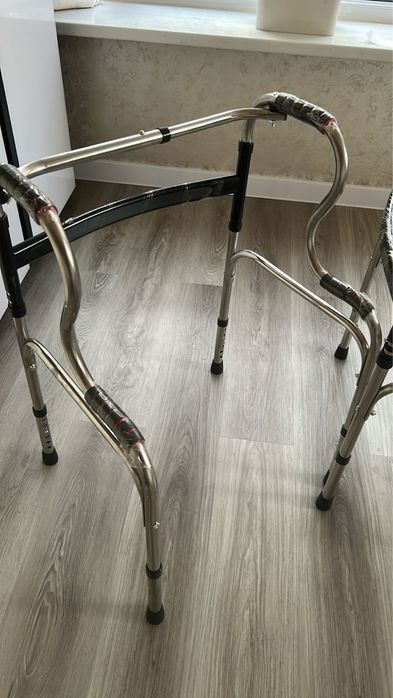 Ходунки с сиденьем для взрослых