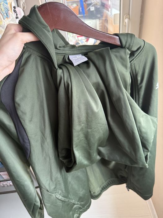 Екип закупен от магазин на Пума. Размер Л.