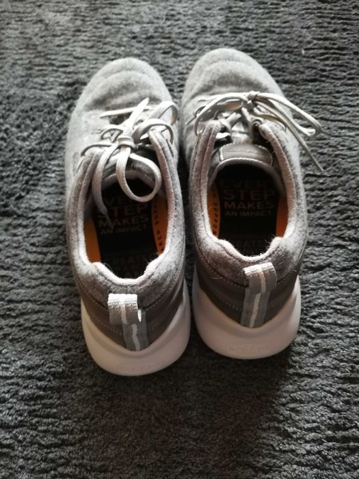 Нови мъжки маратонки