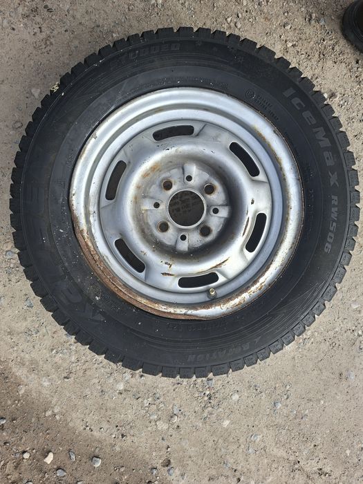 Kapsen 175/70/R13 балон с дисками